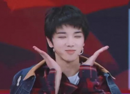 娱乐圈吃瓜华晨宇,娱乐圈的瓜田，他如何成为焦点？